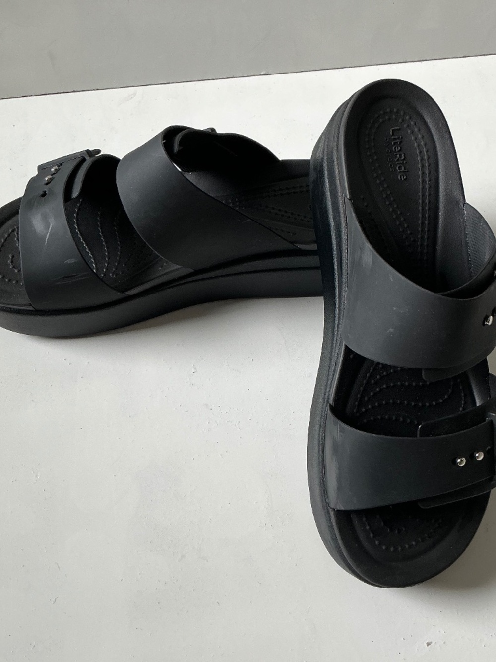 Crocs  women’s Brooklyn Buckle low wedge size 9